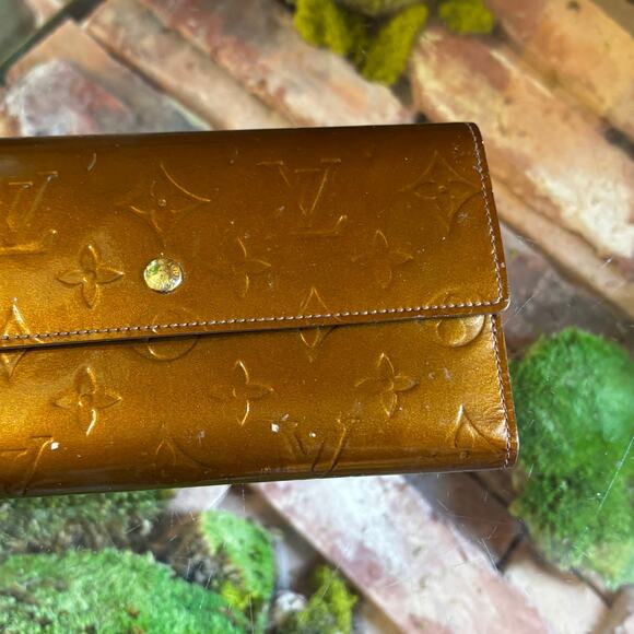LOUIS VUITTON Bronze Monogram Vernis Sarah Trifold Wallet - Picture 10 of 12